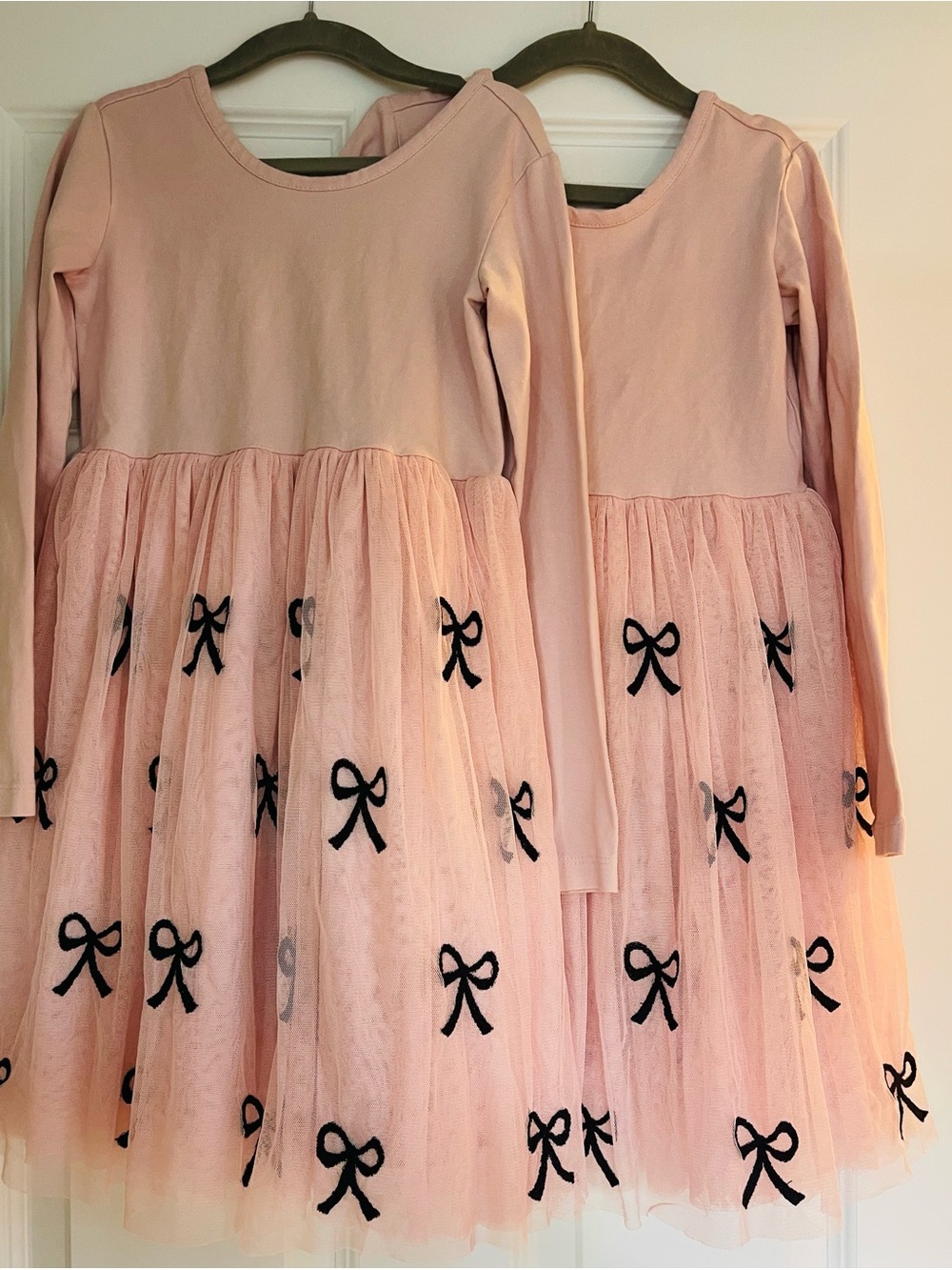 Two Hanna Andersson dresses - twins - bows and tulle - size 120cm (US 6/7)